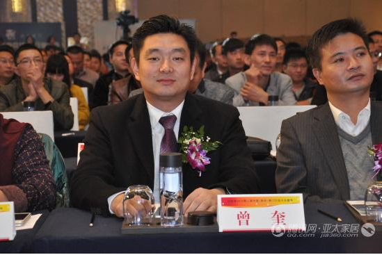 亿合门窗董事长曾奎先生应邀参加第二届中国（南京）移门行业大会！